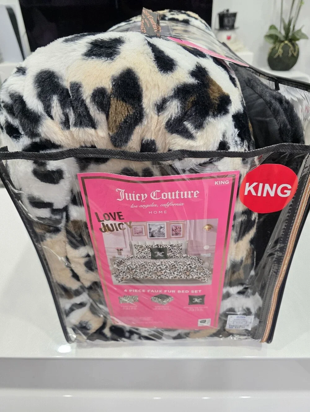 Juicy Couture KING 4 piece Faux Fur Leopard Luxurious Comforter Set New